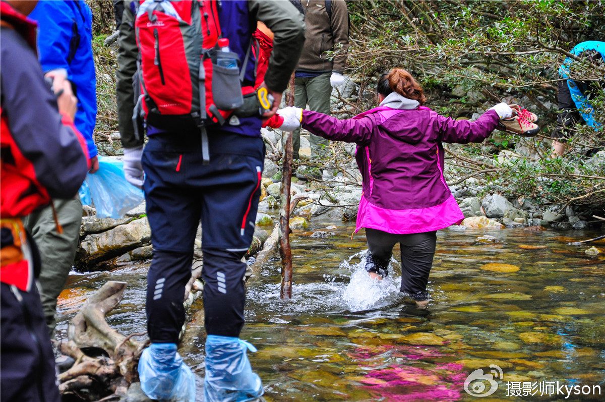 侠之梦受邀参与恩施坪坝营线路测试，冬季溯溪，冰冷刺骨，第一天