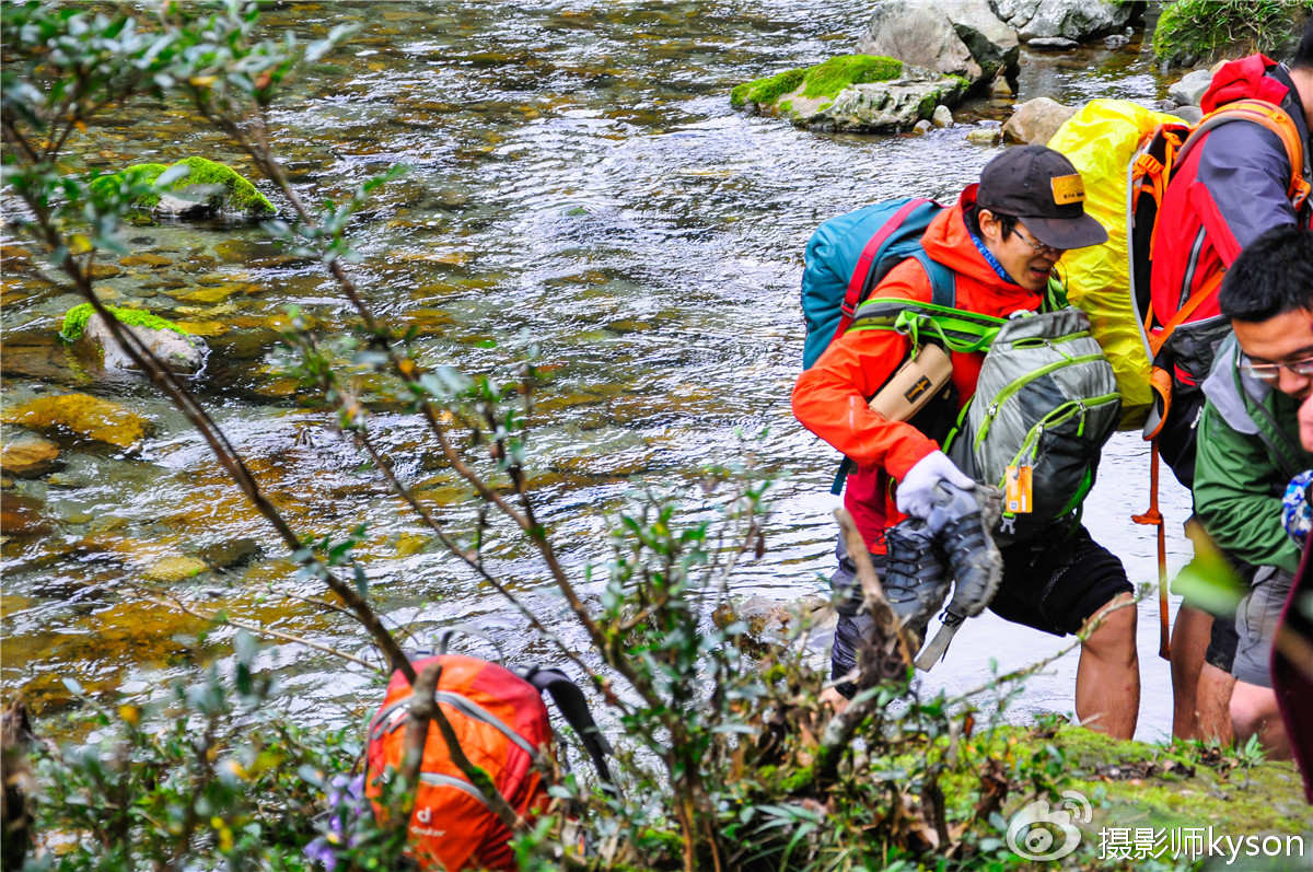 侠之梦受邀参与恩施坪坝营线路测试，冬季溯溪，冰冷刺骨，第一天