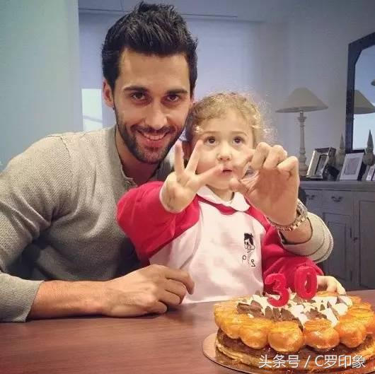 萌出一脸血的小孩,萌出一脸血萌娃