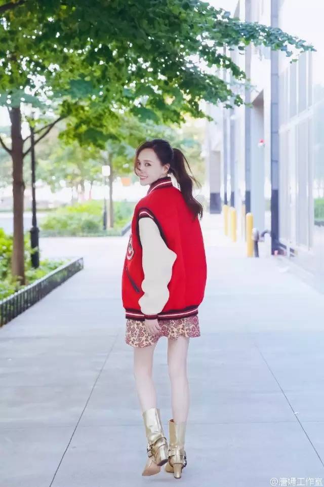 杨幂凌晨为baby送生日祝福,杨幂给唐嫣送祝福