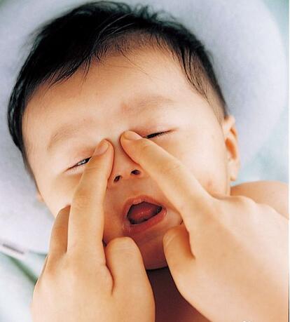 宝宝秋季受凉鼻塞的方法,宝宝感冒鼻塞最快解决办法小妙招