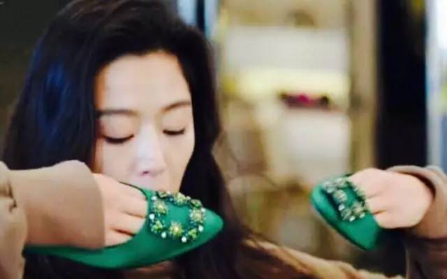 全智贤的鞋子怎么搭配图片,全智贤最新机场同款鞋