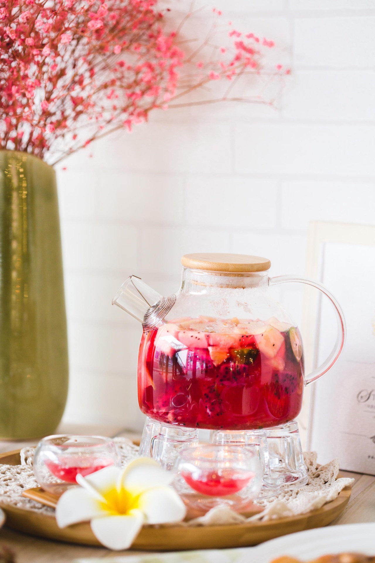 闺蜜聚会去哪好？来「GUMIHO」几个女孩把饰品店开在咖啡馆