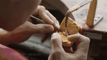 新婚夫妻花130美元买婚戒，却遭到Pandora店员无情嘲笑