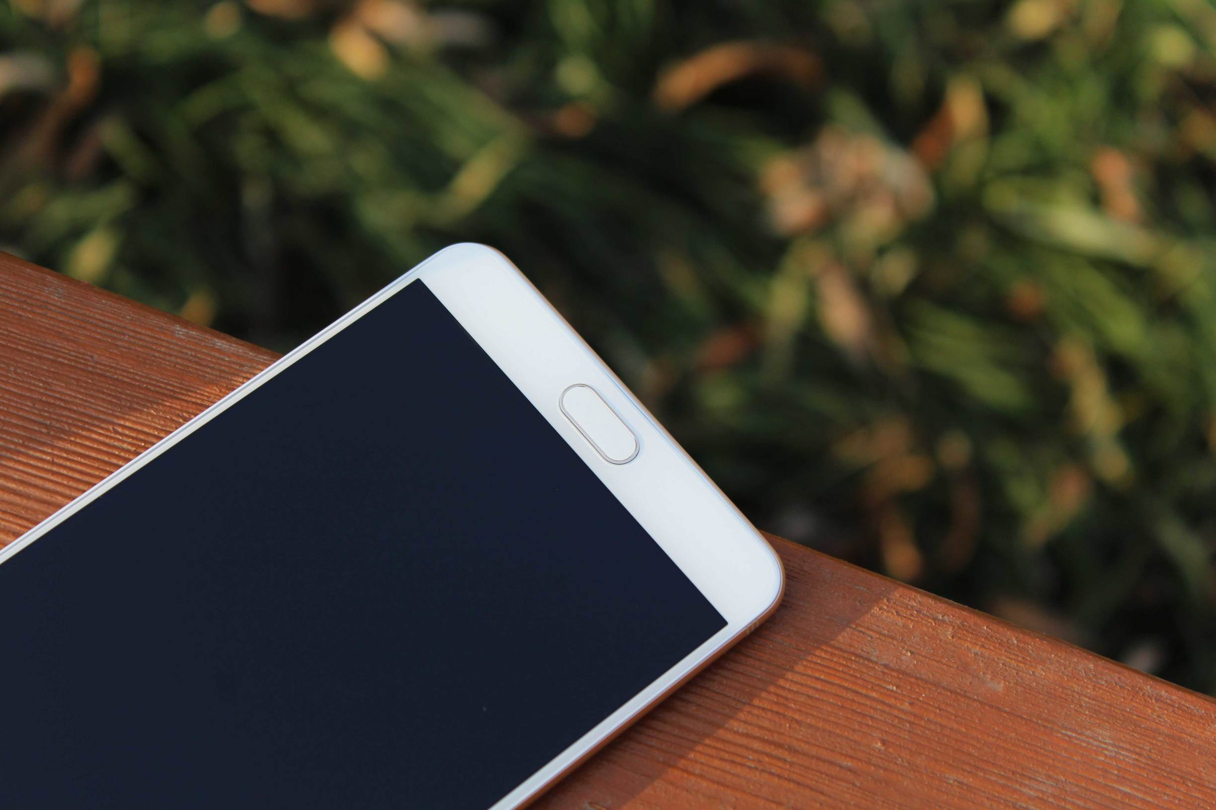 三星galaxyc9pro多少钱,三星旗舰手机性价比最高的