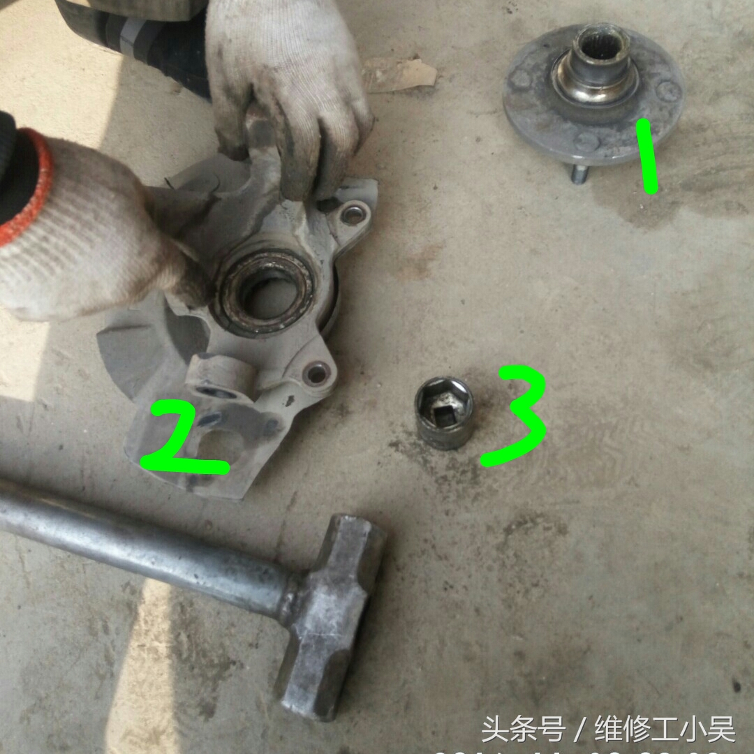 汽车打方向时车轮嗡嗡响,汽车行驶时车轮有咣当咣当的声音