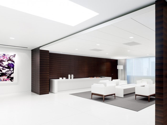 办公家具——洁白之美的空间,才是简约人士的首选