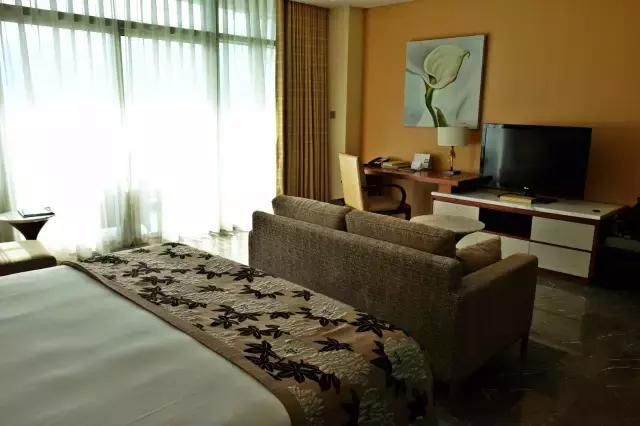 杨幂刘恺威最新一期从酒店出来,杨幂刘恺威法国巴黎定情之作