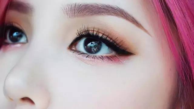 斩男色眼影美妆,斩男眼影一体盘