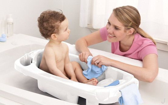 新生儿脏部位清理,新生儿身上脏是什么原因