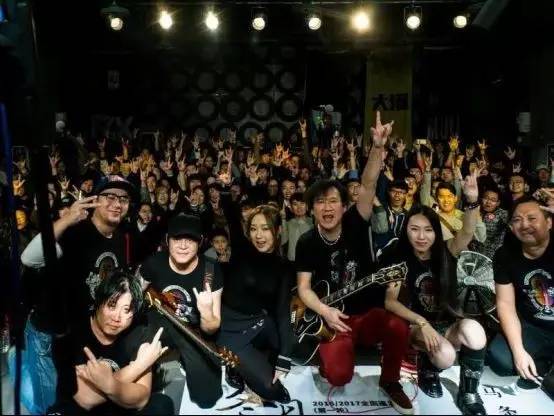 音乐平台进Livehouse，“流行乐该不该受到尊重”？