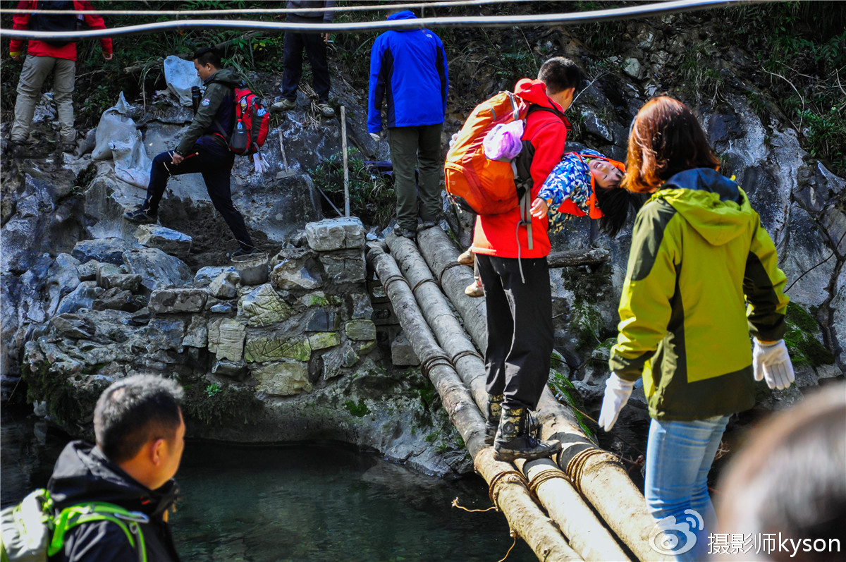 侠之梦受邀参与恩施坪坝营线路测试，冬季溯溪，冰冷刺骨，第一天