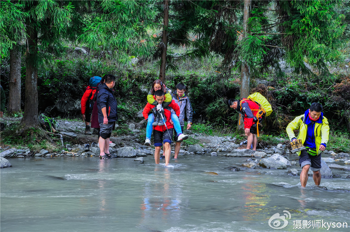 侠之梦受邀参与恩施坪坝营线路测试，冬季溯溪，冰冷刺骨，第一天