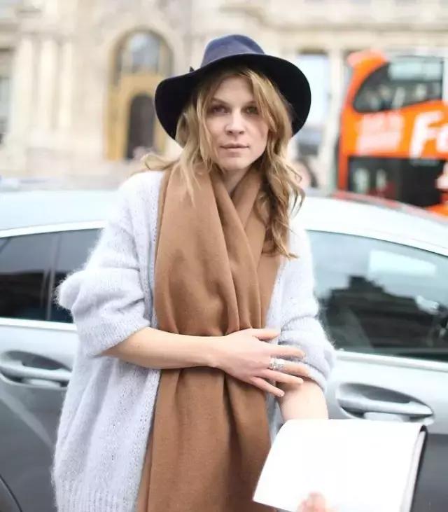 随随便便买一柜子围巾，不如花血本买这三条