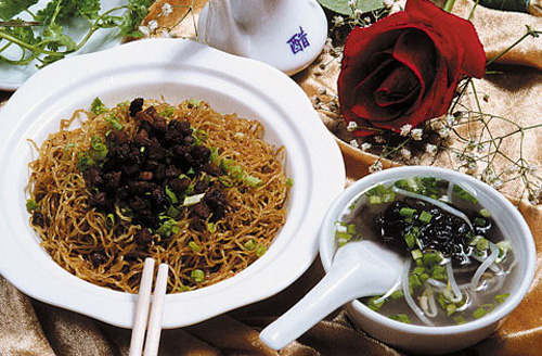 人文与食味并重畅游多彩贵州,多彩贵州之美食