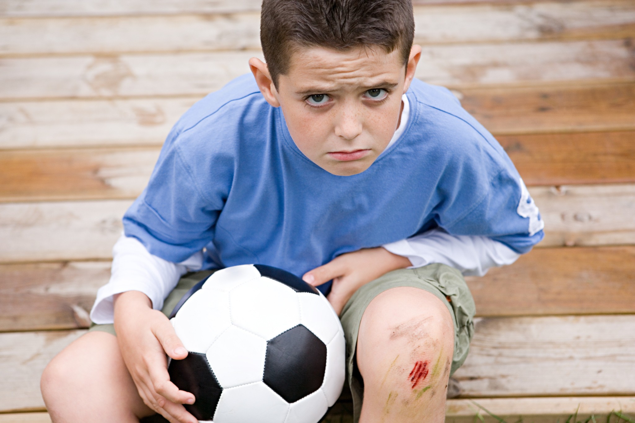 教练教孩子练足球很有耐心,足球教练怎么教小孩踢足球