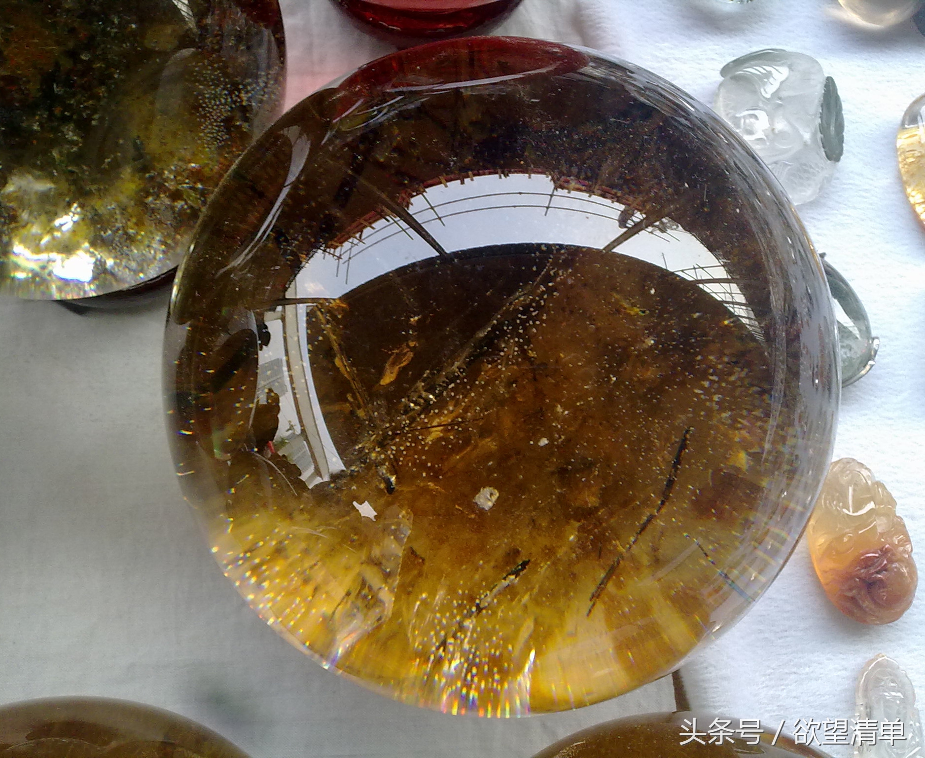 大型水晶洞有作假的吗,市场上水晶造假的重灾区