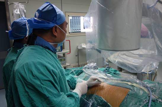 微创肾镜下肾结石碎石取石术,经皮肾镜肾结石激光碎石全过程