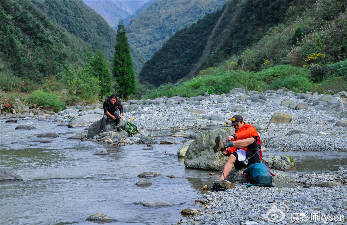 侠之梦受邀参与恩施坪坝营线路测试，冬季溯溪，冰冷刺骨，第一天