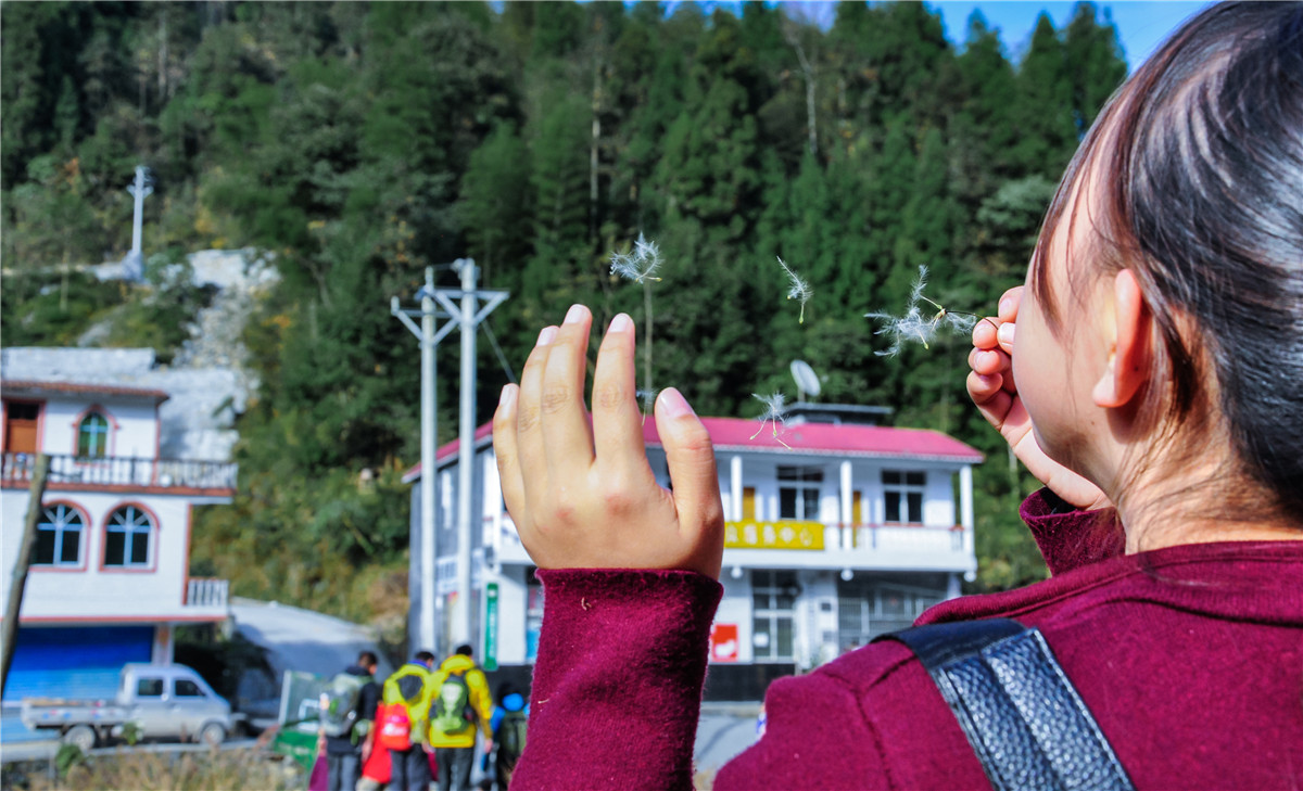 侠之梦受邀参与恩施坪坝营线路测试，冬季溯溪，冰冷刺骨，第一天