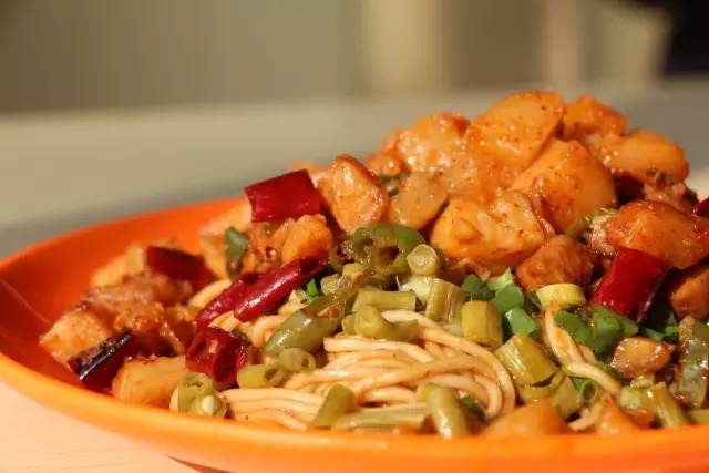 成都锦城学院大学最大食堂,川大锦城学院7个食堂