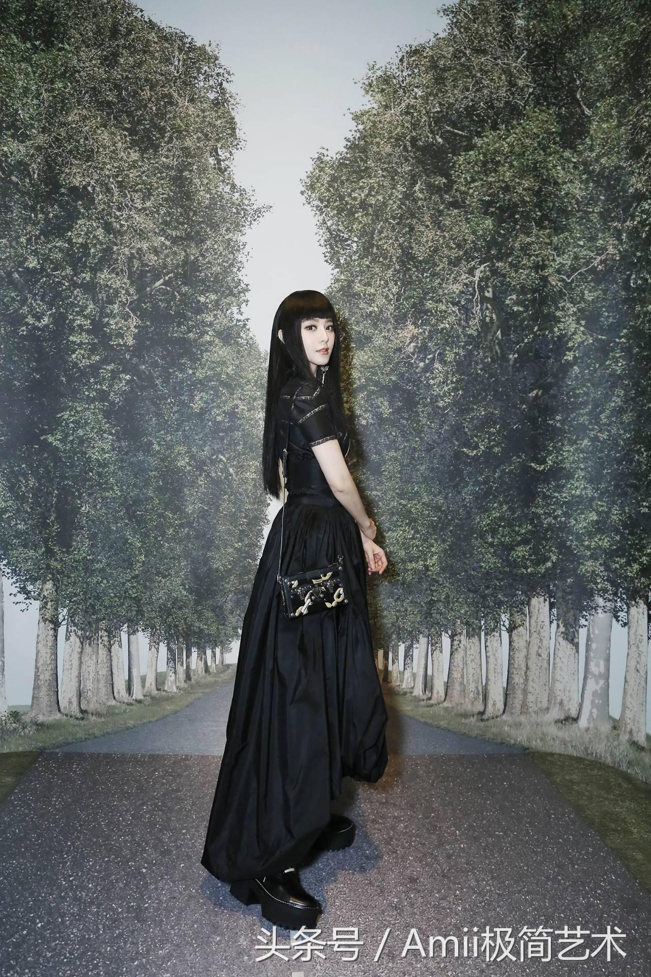 撞衫不可怕就怕撞得太尴尬,没有对比就没有伤害差点笑喷了