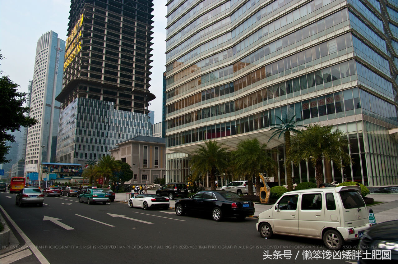 逛街看到跑车,逛街看到辆造型炫酷的车