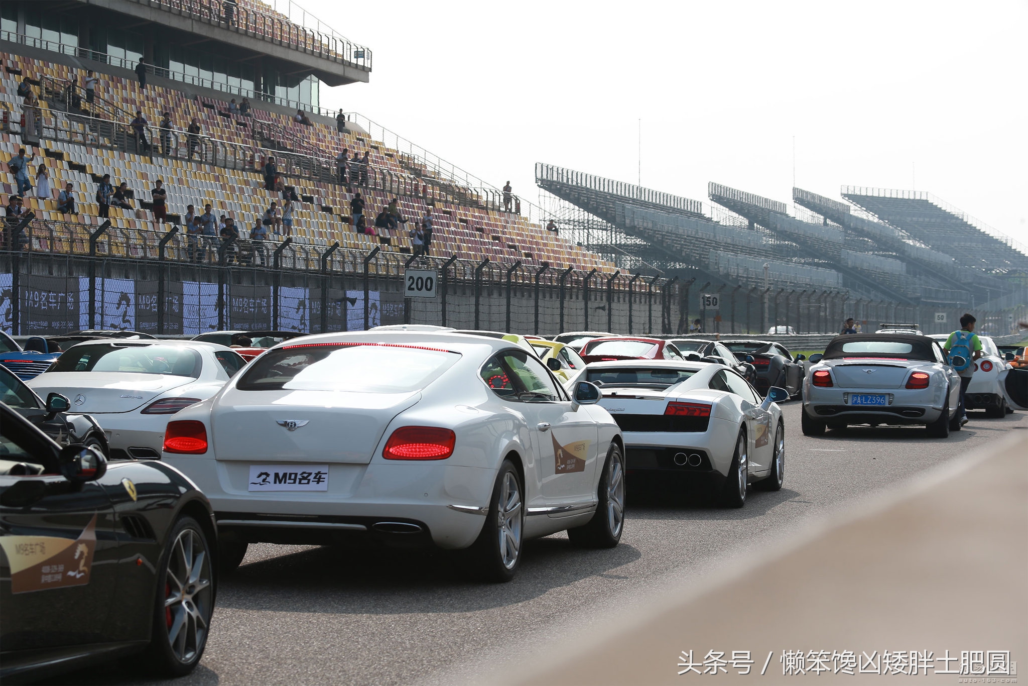 逛街看到跑车,逛街看到辆造型炫酷的车