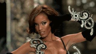 衣不如新人不如旧出处,衣不如新人不如旧下一句