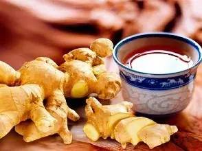 大雪丨白雪欲求吟咏句，穿枝掠院演梅花