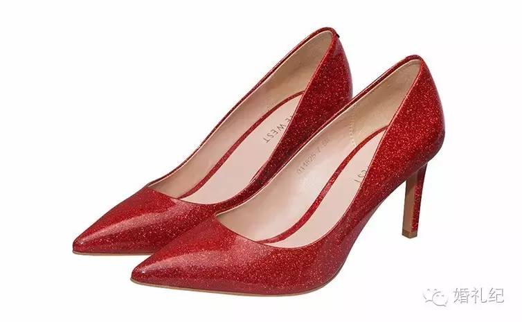 中式婚礼婚鞋应该穿哪样,哪种婚鞋配秀禾服好看