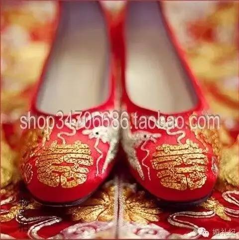 中式婚礼婚鞋应该穿哪样,哪种婚鞋配秀禾服好看