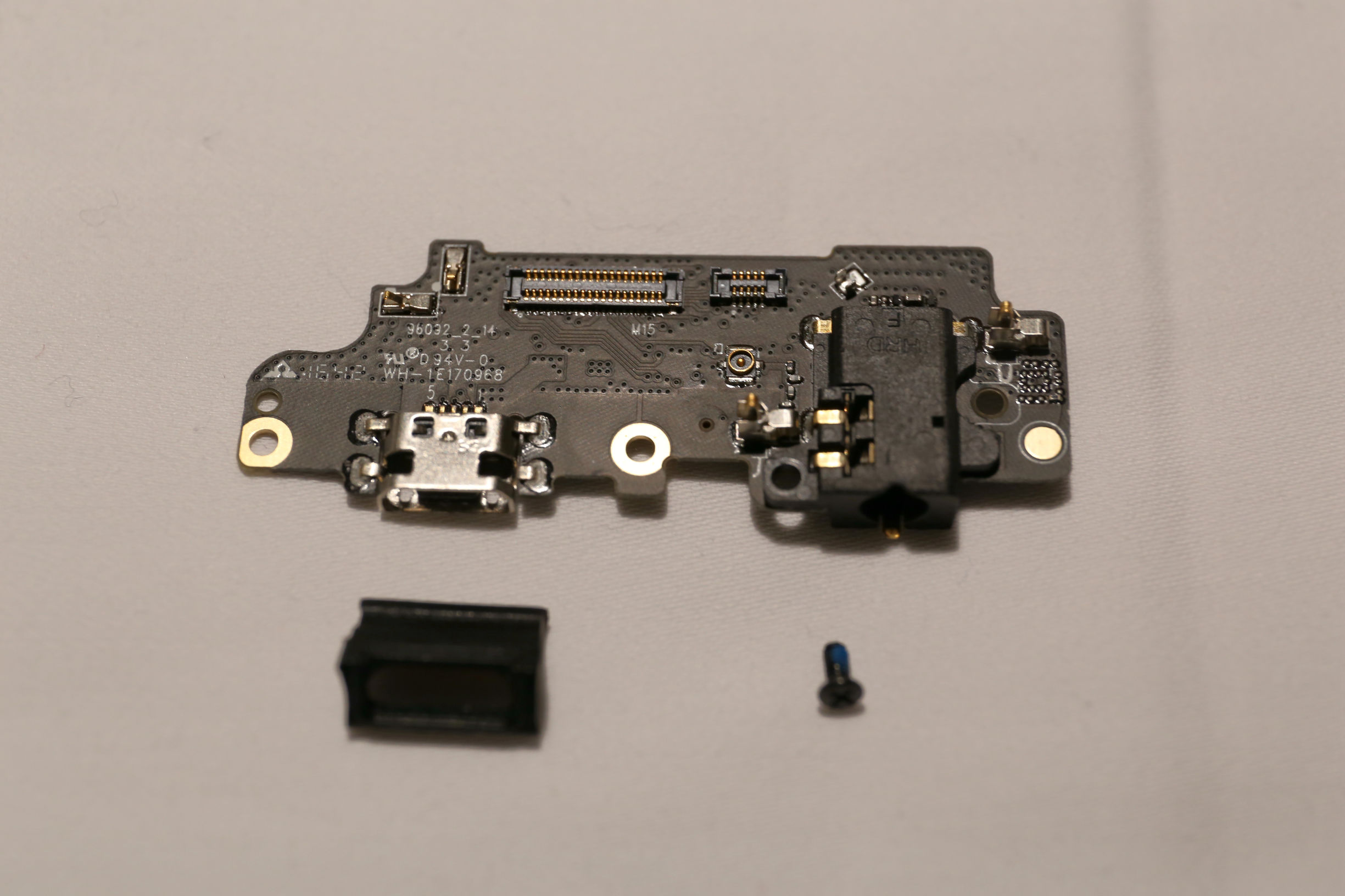 魅蓝note5拆后盖图解,魅蓝note5拆解视频教程