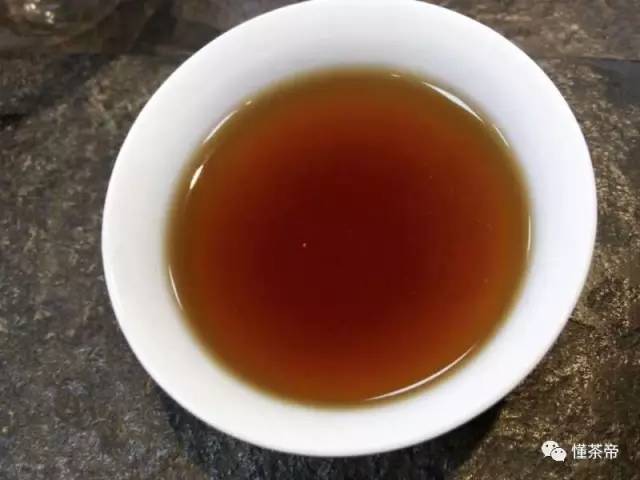 1.8万一饼的30年普洱,竟被一招KO!