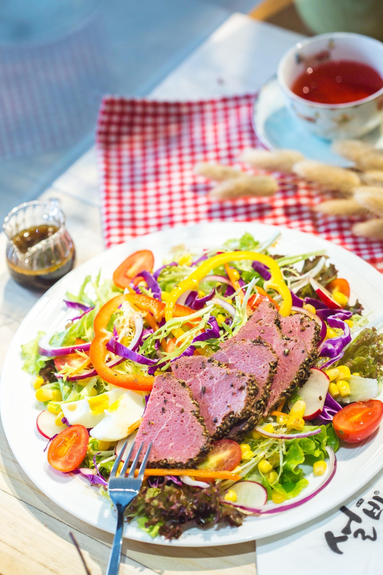 闺蜜聚会去哪好？来「GUMIHO」几个女孩把饰品店开在咖啡馆