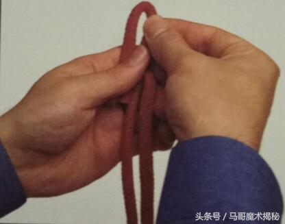 魔术揭秘绳子切断后还原,魔术绳子剪开打结揭秘