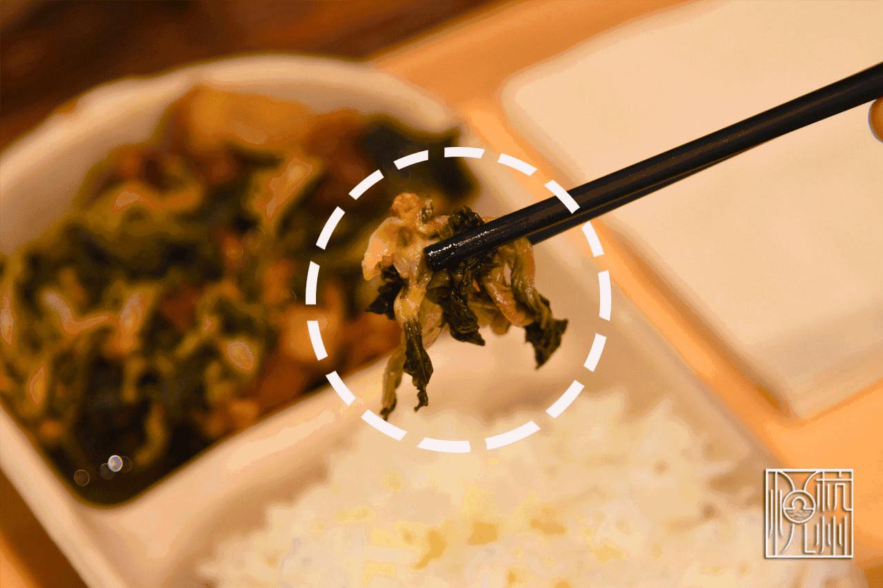 见过了那么多食堂,这家公司却为了员工吃得更好包下了一整片农场