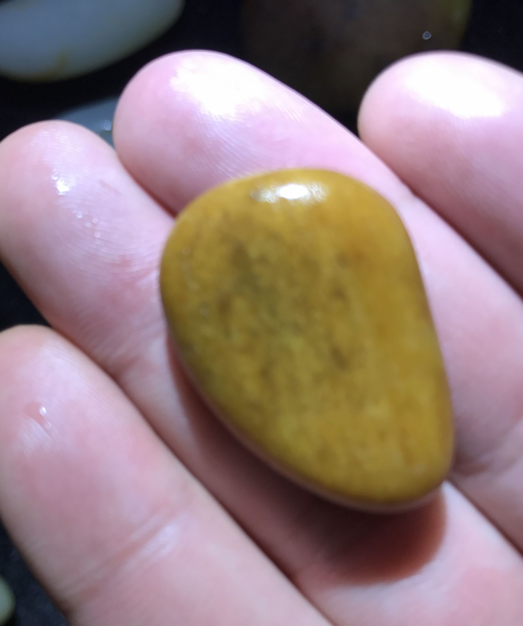 当心!你天价买来的可能只是一块石头