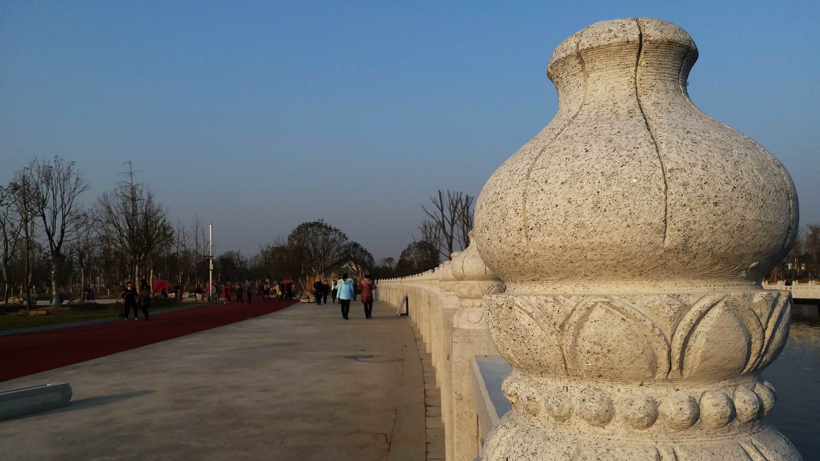 三星galaxyc9pro多少钱,三星旗舰手机性价比最高的