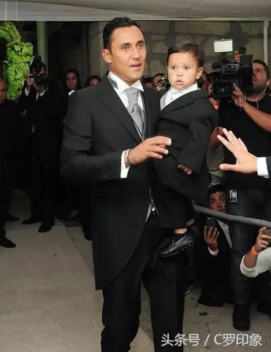 萌出一脸血的小孩,萌出一脸血萌娃