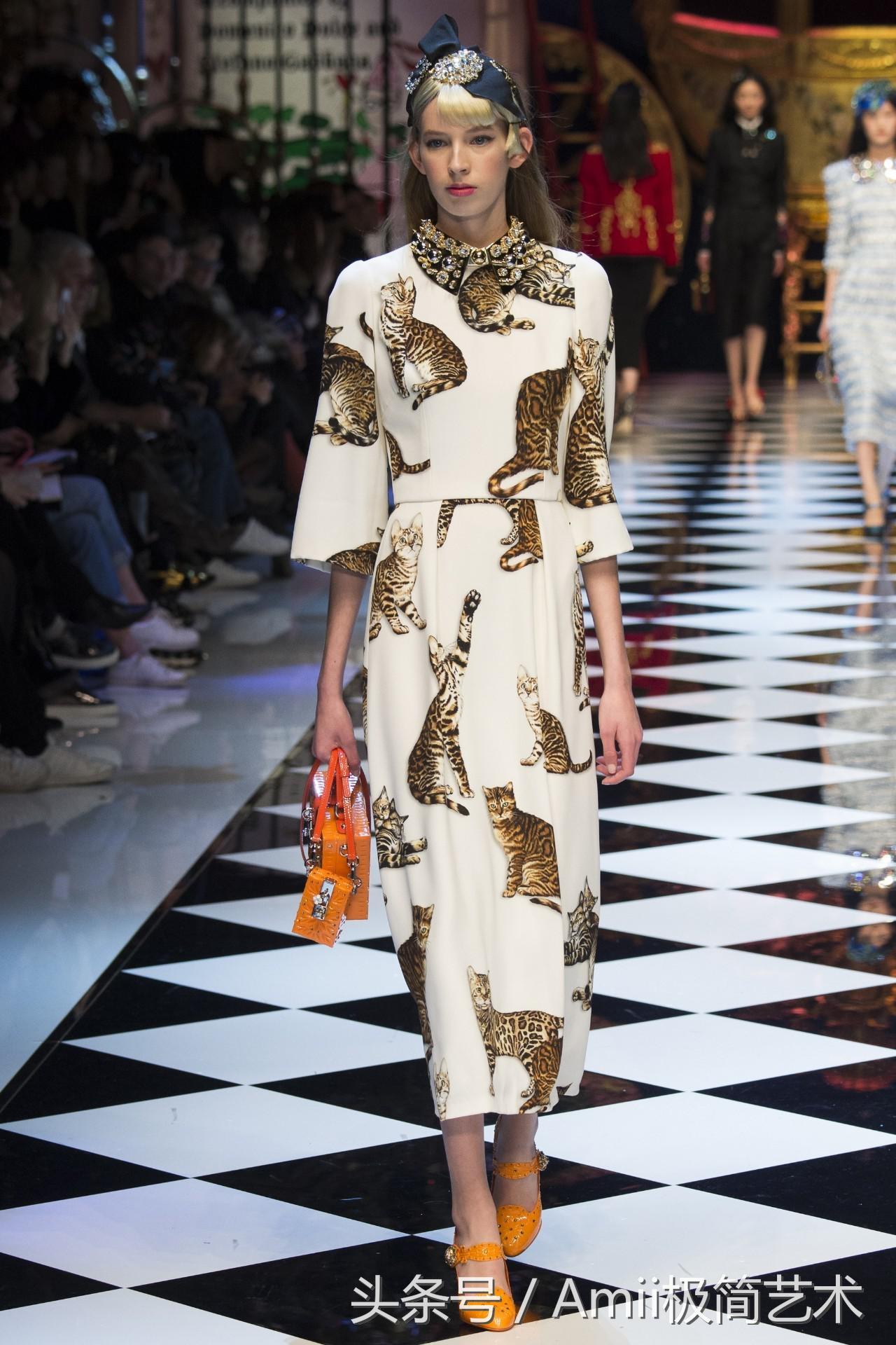 撞衫不可怕就怕撞得太尴尬,没有对比就没有伤害差点笑喷了