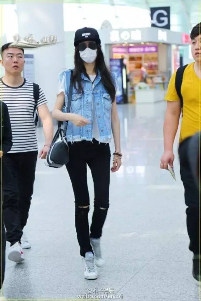 杨幂凌晨为baby送生日祝福,杨幂给唐嫣送祝福