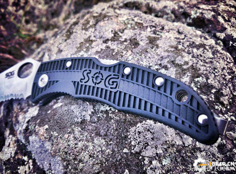 王麻子大马士革钢菜刀,王麻子菜刀好还是大马士革菜刀好