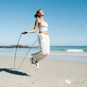 运动装备的中日英三语词汇：跑步机是ランニングマシン么？