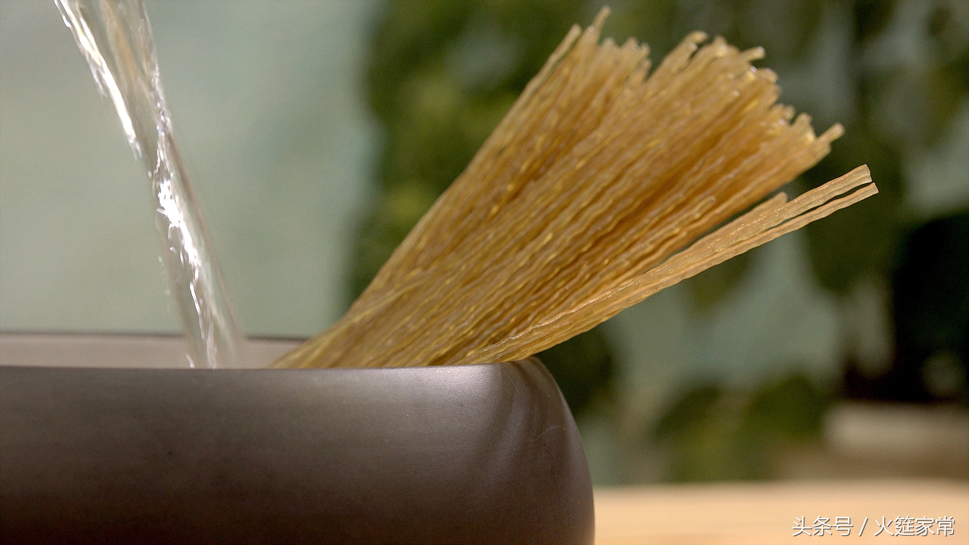 酸辣粉的十句口诀,怎么样的酸辣粉才算正宗