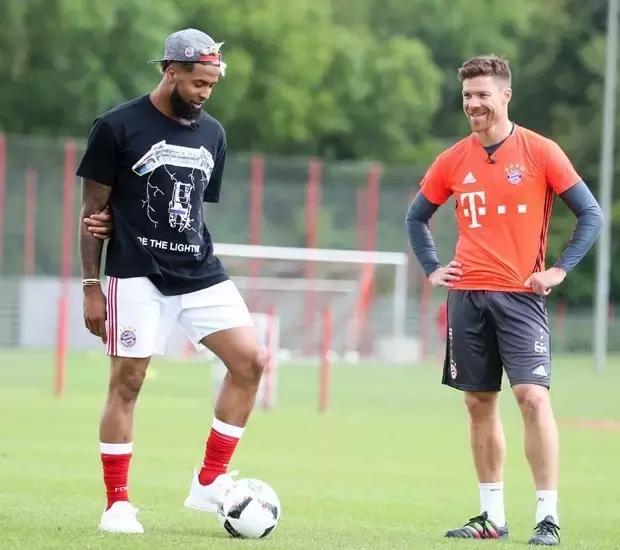 本周球星上脚球鞋,明星今天穿的鞋子