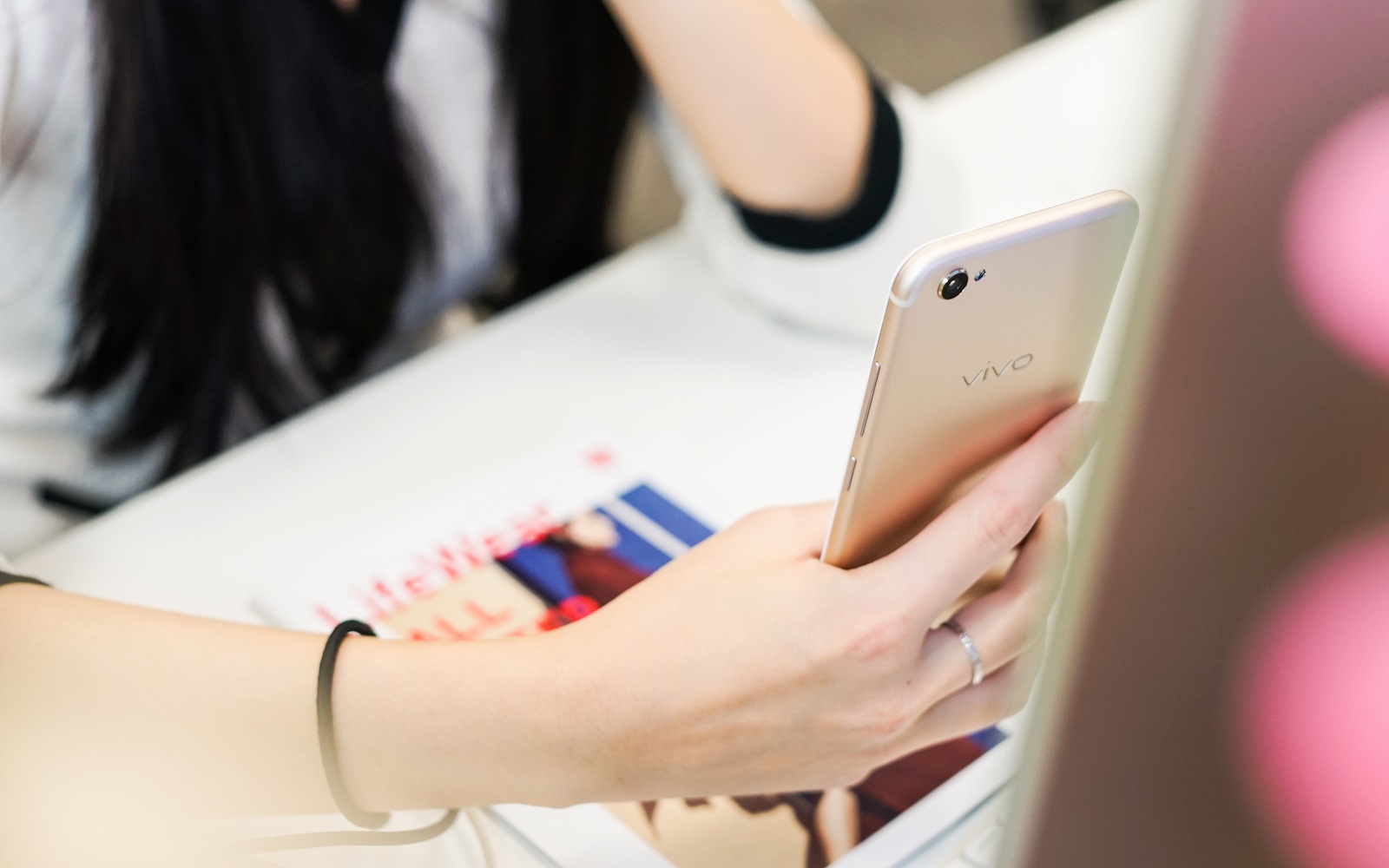 柔光双摄妹子的最爱，vivoX9自拍体验