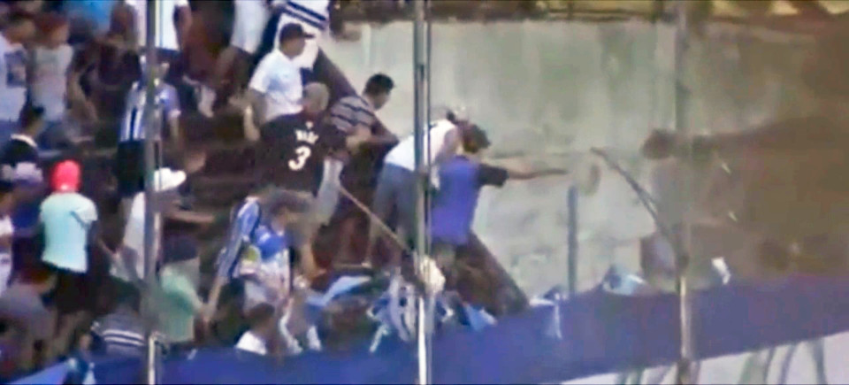 一枪爆头：阿根廷乙级联赛*乱暴**，警察开枪*压镇**，误伤主队替补中场