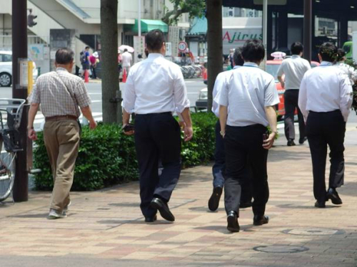 男性对于女性买卫生巾的看法,女性卫生巾能不能给男性用