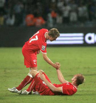 谢谢你一直陪我踢球,曾经陪你踢足球的兄弟